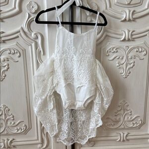 Elegant White Lace baby toddler bodysuit size 12 months